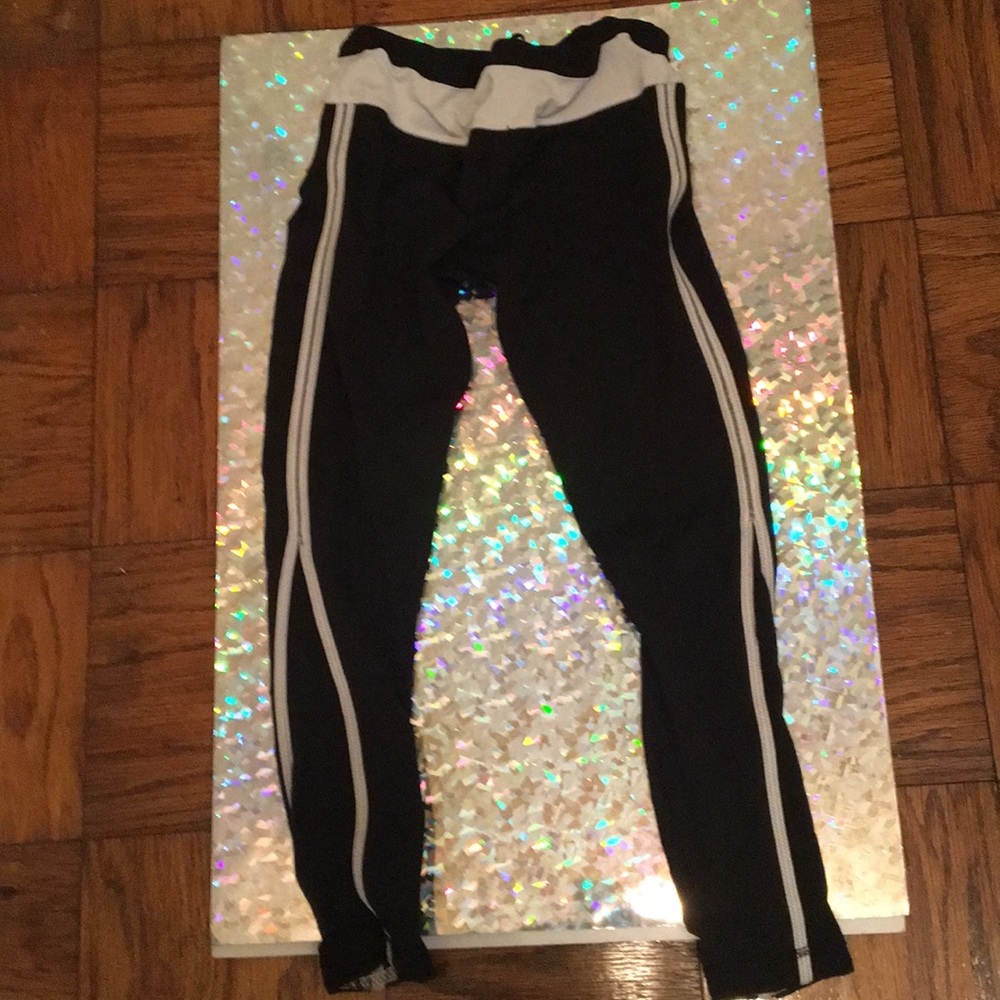 Lululemon black and white striped leggings 6
